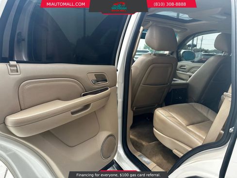 Used 2013 Cadillac Escalade Premium image 21