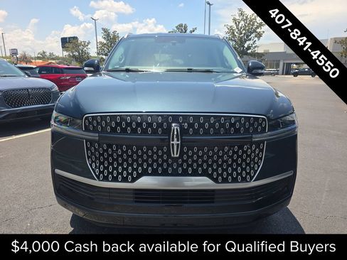 New 2026 Lincoln Navigator Premiere AWD/4WD image 2