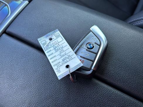 Used 2019 BMW X5 xDrive50i w/ M Sport Package image 35