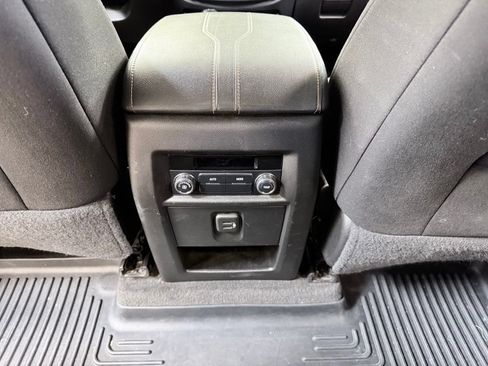 Used 2019 Chevrolet Traverse LS FWD image 23