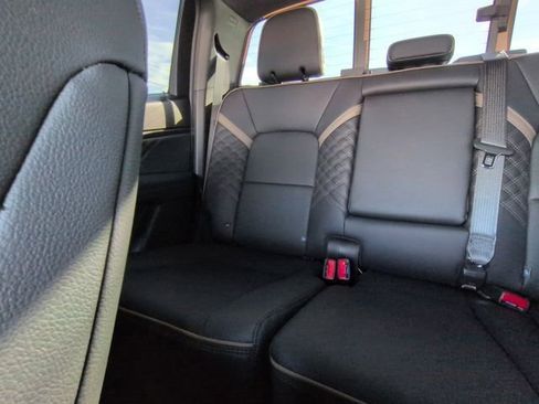 Certified 2025 GMC Canyon Denali image 4