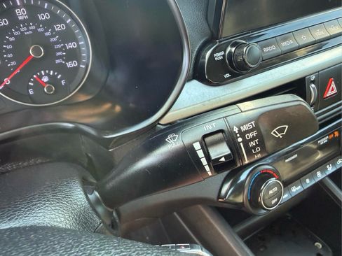 Used 2019 Kia Forte Sedan FWD image 23