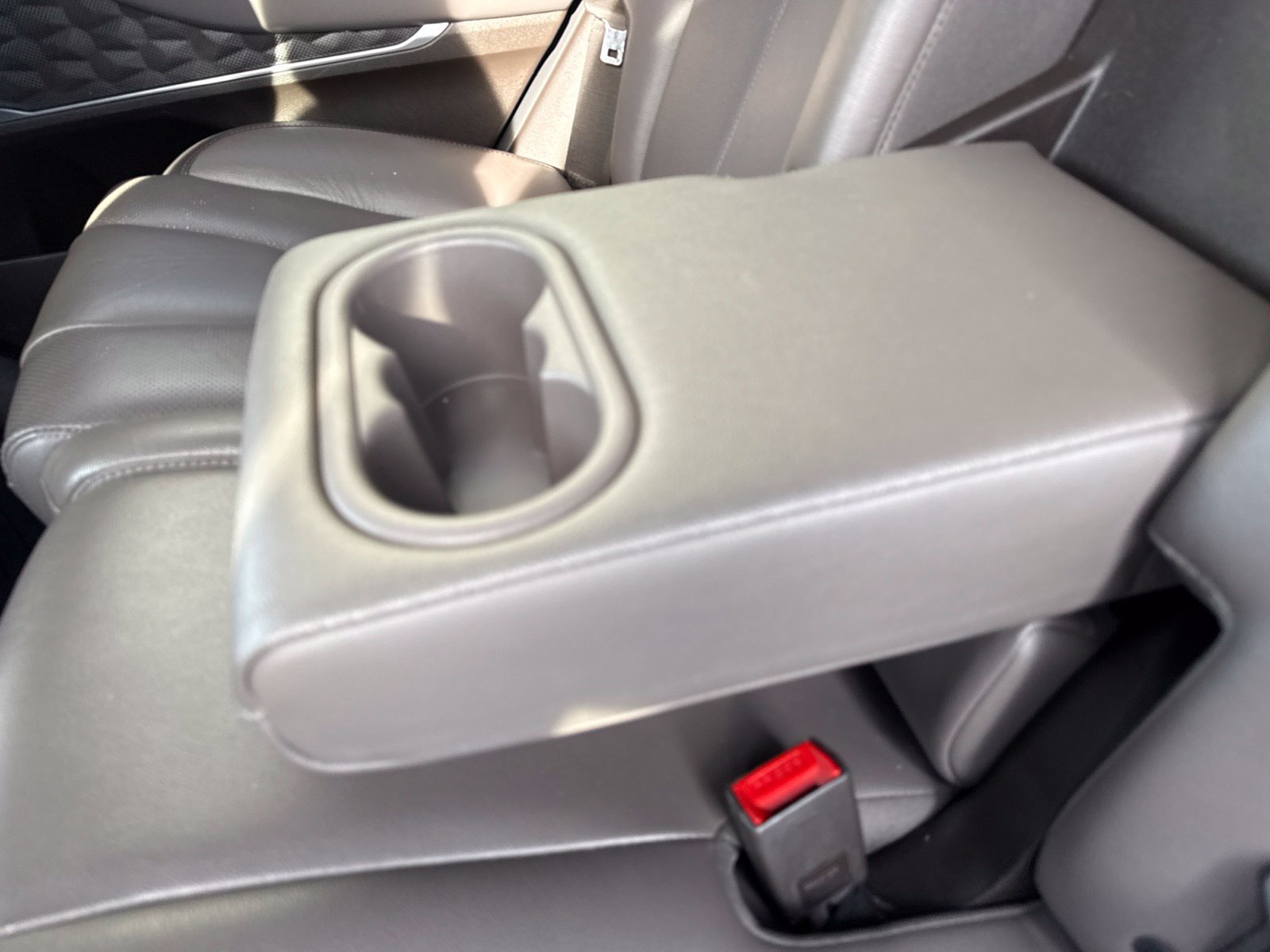 Used 2020 Hyundai Santa Fe Limited FWD image 14
