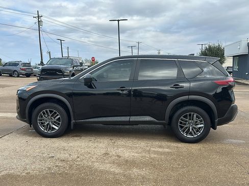 Used 2023 Nissan Rogue S image 5