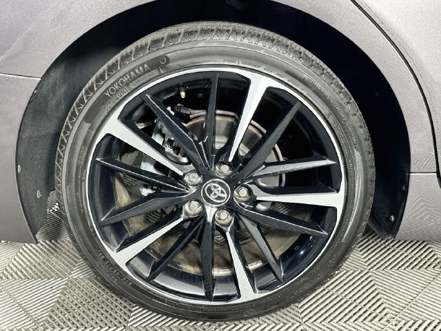 Used 2020 Toyota Camry XSE FWD image 30