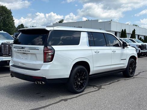 Used 2024 Chevrolet Suburban High Country AWD/4WD image 2