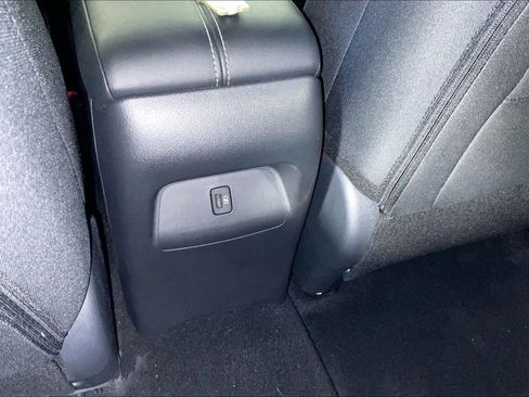 Used 2025 Nissan Sentra SV image 33