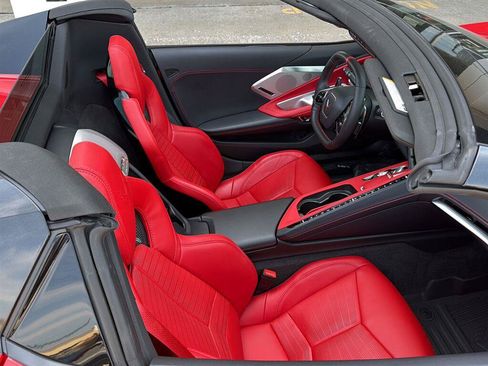Used 2024 Chevrolet Corvette Stingray Preferred Conv RWD image 3