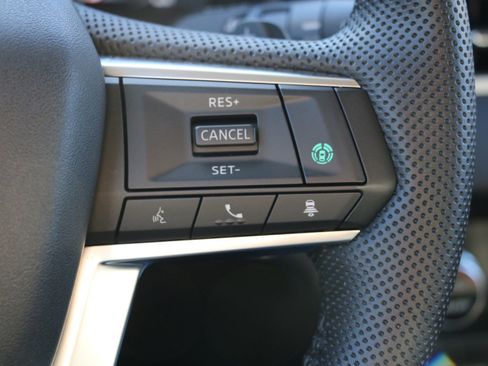 Used 2023 Mitsubishi Outlander SE image 18
