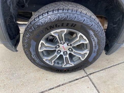 Used 2024 GMC Sierra 1500 SLE w/ Preferred Package image 30