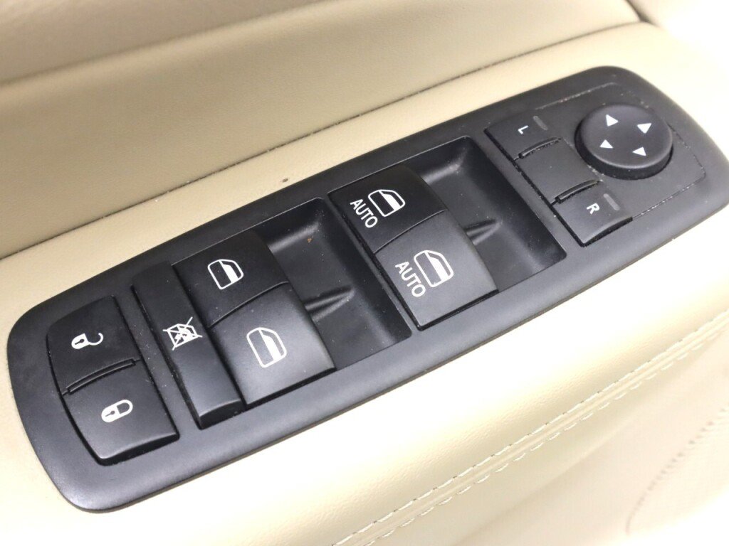 Used 2018 Jeep Grand Cherokee Limited AWD/4WD image 27