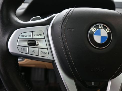 Used 2020 BMW 740i w/ Premium Package image 28