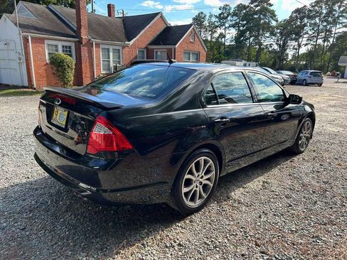 Used 2012 Ford Fusion SE w/ Monochrome Appearance Pkg image 6