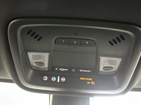 Used 2023 Chevrolet Traverse LT AWD/4WD image 36