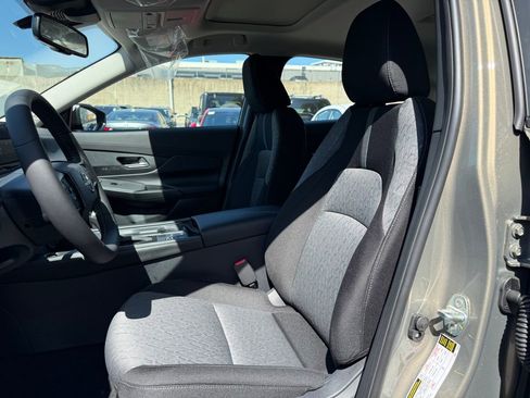 New 2026 Nissan Sentra SV w/ SV Convenience Package FWD image 16
