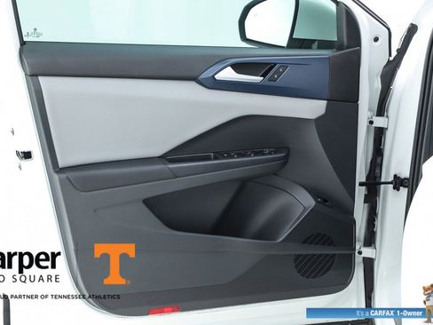 Used 2023 Volkswagen Taos SE w/ Black Wheel Package FWD image 18