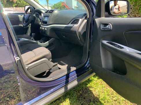 Used 2018 Dodge Journey SE image 5