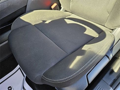 Used 2023 Nissan Rogue S image 10