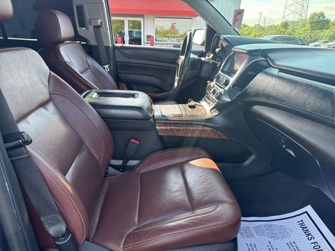 Used 2019 Chevrolet Suburban Premier w/ Premier Plus Edition AWD/4WD image 16