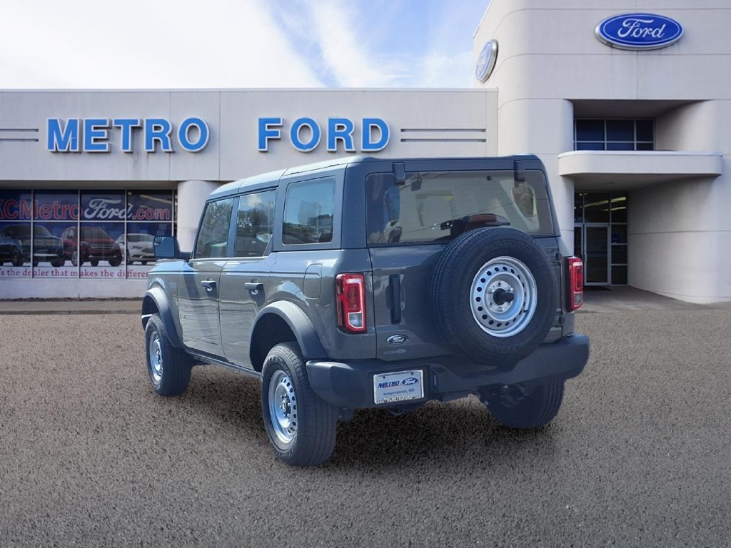 Used 2025 Ford Bronco 4-Door AWD/4WD image 3