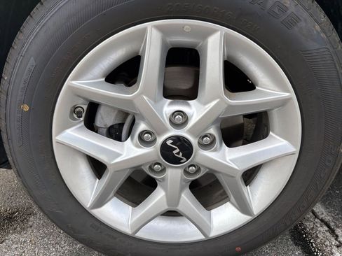 Used 2025 Kia Soul LX w/ LX Technology Package image 28