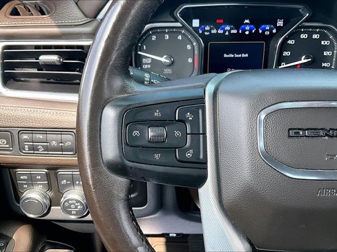 Used 2021 GMC Yukon Denali w/ Denali Premium Package AWD/4WD image 46