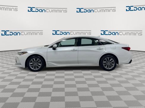 Used 2020 Toyota Avalon XLE w/ Carpet Mat Package image 5