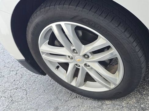 Used 2019 Chevrolet Equinox Premier FWD image 21