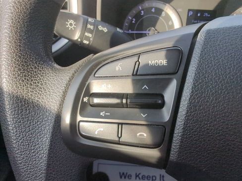 Used 2021 Hyundai Venue SE image 17