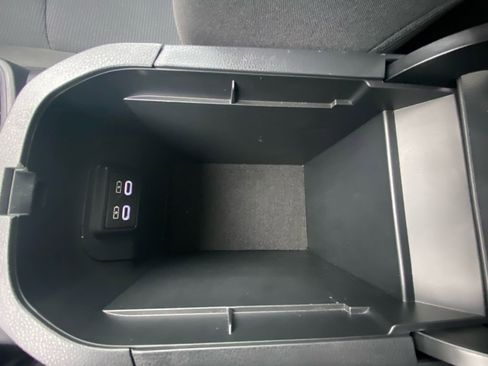 Used 2024 Toyota RAV4 LE AWD/4WD image 23