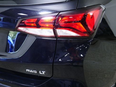 Used 2023 Chevrolet Equinox LT AWD/4WD image 17