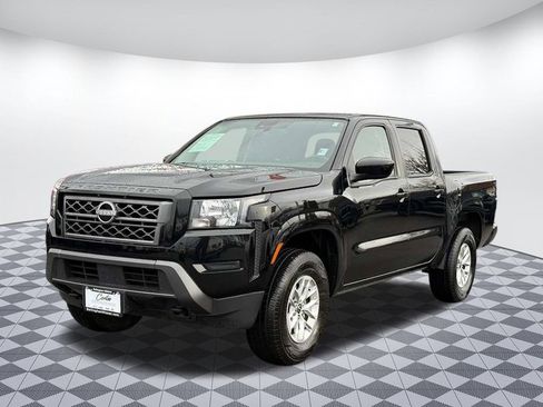 Used 2024 Nissan Frontier SV image 3