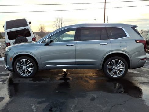 Used 2025 Cadillac XT6 Premium Luxury image 4