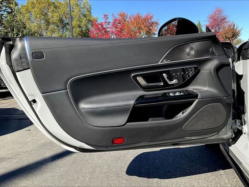 Used 2024 Mercedes-Benz SL 43 AMG image 25