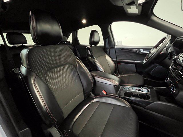 Used 2025 Ford Escape ST-Line Select AWD/4WD image 9