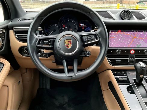 Used 2022 Porsche Macan image 5