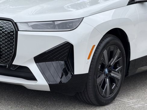 Used 2025 BMW iX xDrive50 image 11