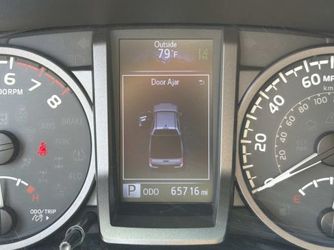 Used 2019 Toyota Tacoma TRD Off-Road AWD/4WD image 28