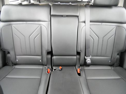 Certified 2025 Hyundai Santa Fe SEL image 13