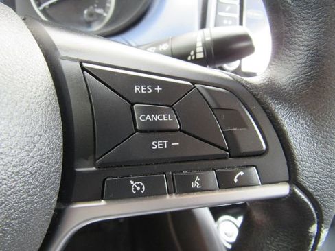 Used 2024 Nissan Versa SV image 32