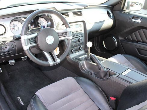 Used 2010 Ford Mustang GT RWD image 14