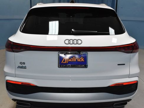 Certified 2025 Audi Q5 Premium Plus w/ Premium Plus AWD/4WD image 24