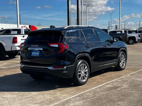 Used 2024 GMC Terrain SLT image 9