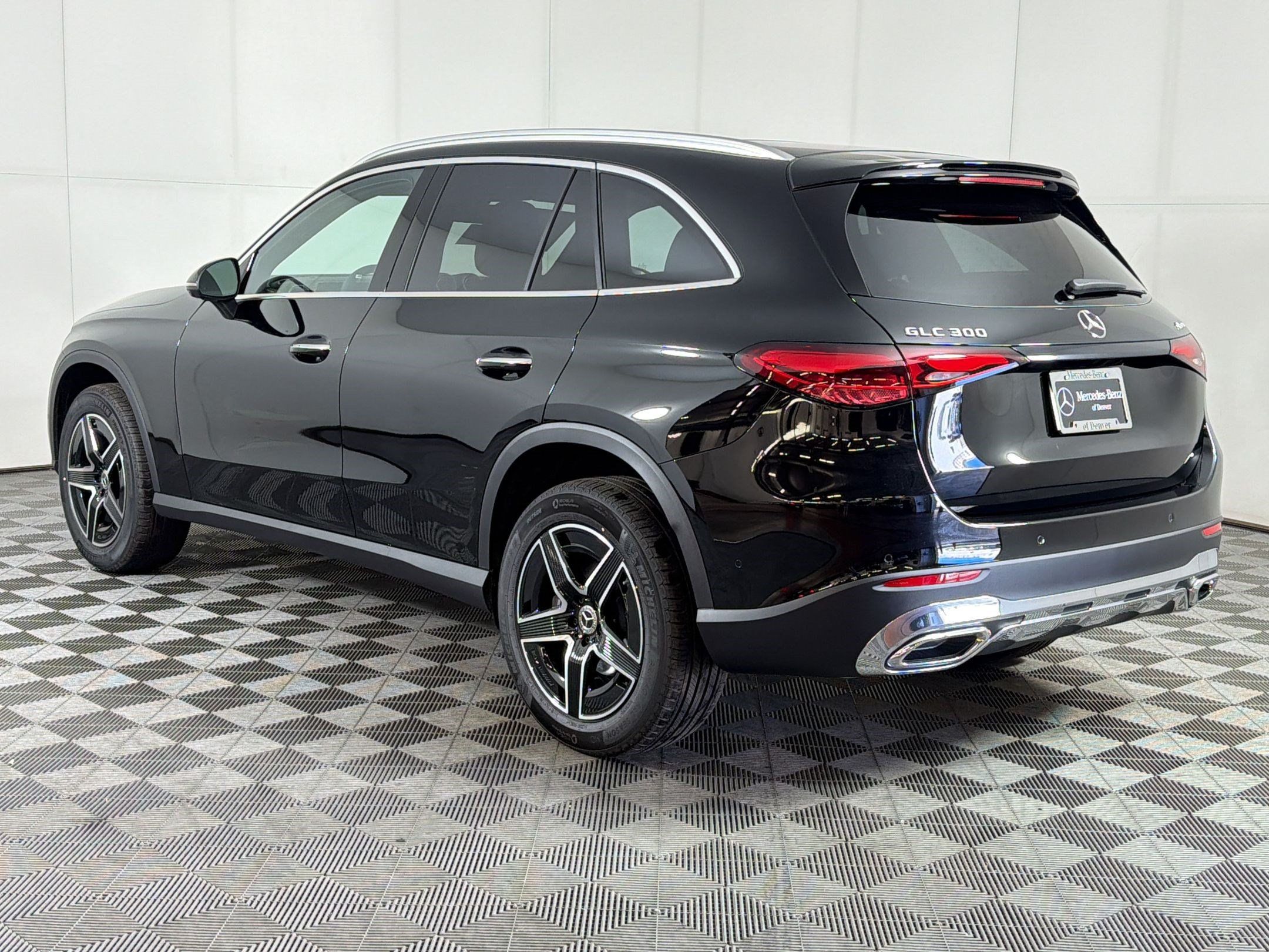 Used 2026 Mercedes-Benz GLC 300 4MATIC image 3