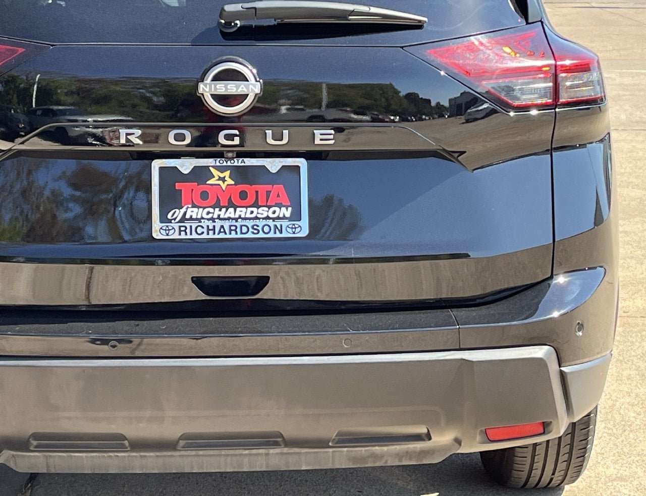 Used 2026 Nissan Rogue SV FWD image 6