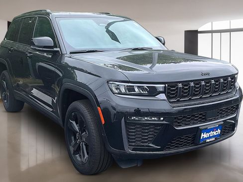 New 2026 Jeep Grand Cherokee Limited w/ Limited Altitude Package AWD/4WD image 1