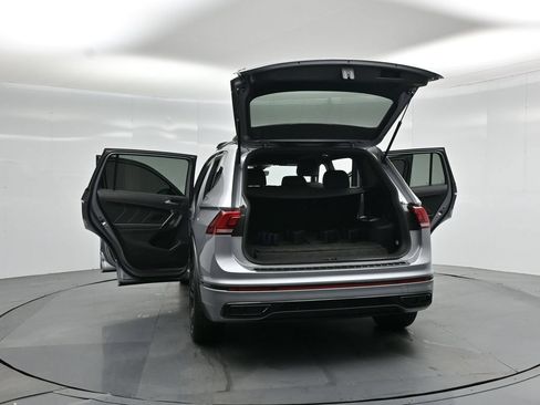 Used 2023 Volkswagen Tiguan SE R-Line FWD image 31