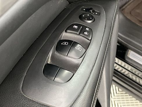 Used 2017 Nissan Pathfinder Platinum w/ Cargo Package image 13