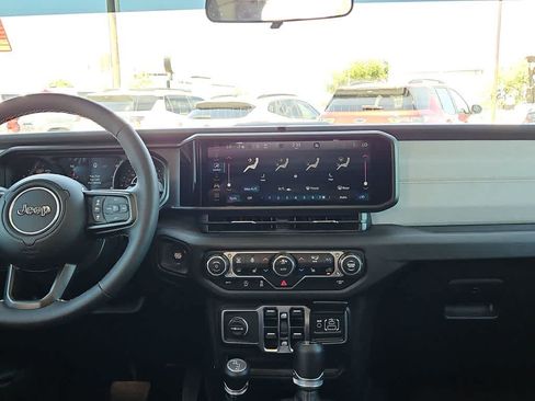 Used 2025 Jeep Wrangler Unlimited Sport AWD/4WD image 14