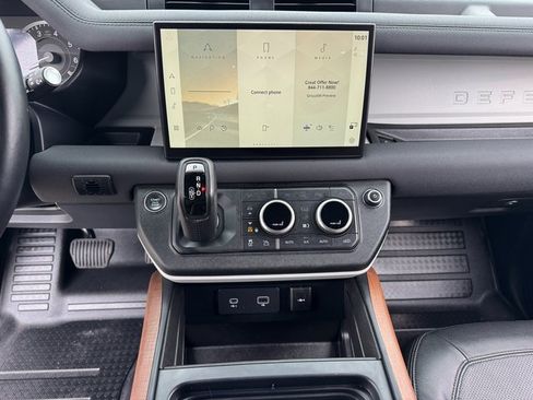 Used 2023 Land Rover Defender 130 S image 26